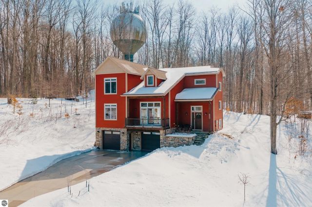 642 Napolean Way, Traverse City, MI 49696