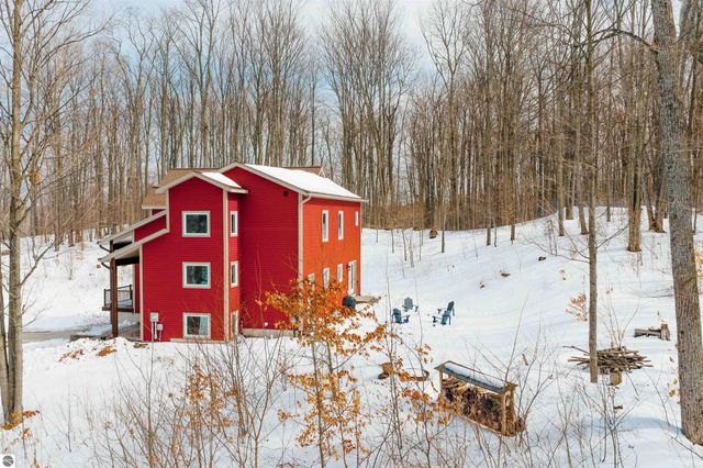 642 Napolean Way, Traverse City, MI 49696