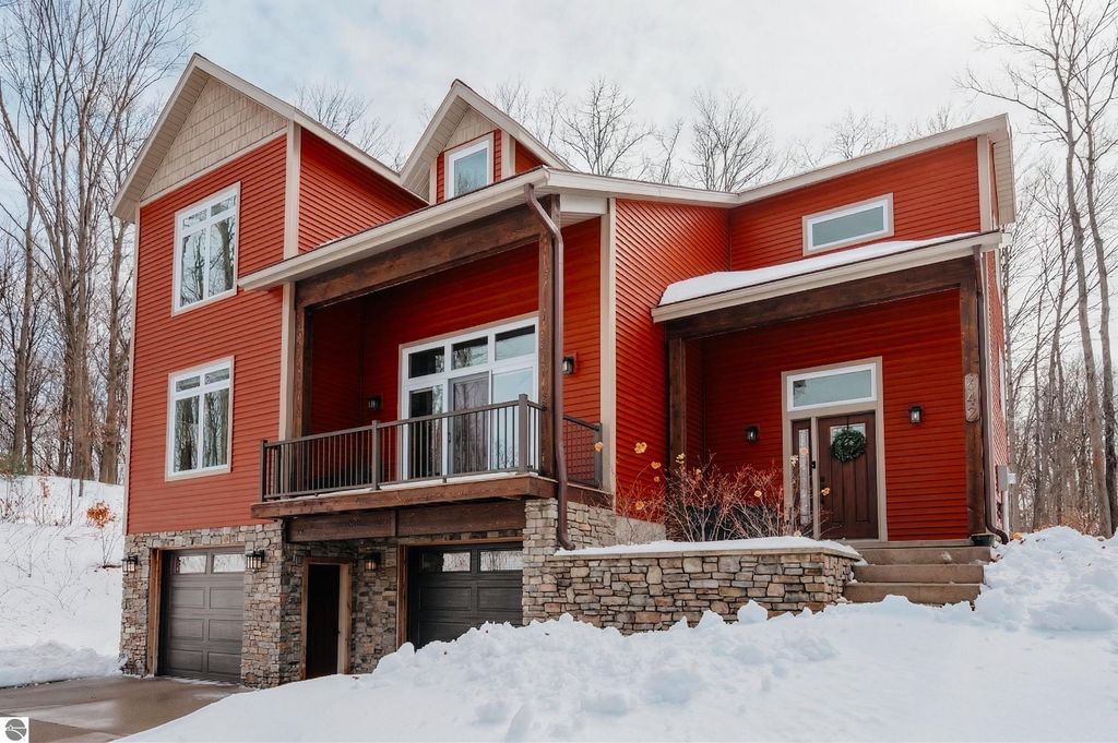 642 Napolean Way, Traverse City, MI 49696