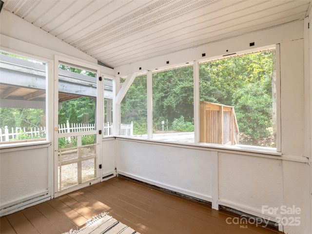 182 Glendale Avenue, Hendersonville, NC 28739