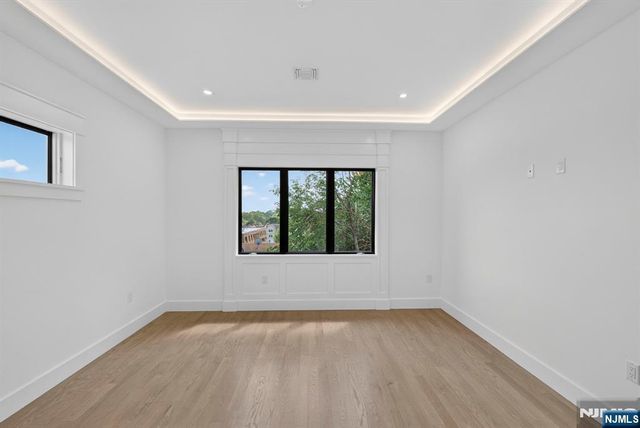 122 Edsall Avenue, Palisades Park, NJ 07650