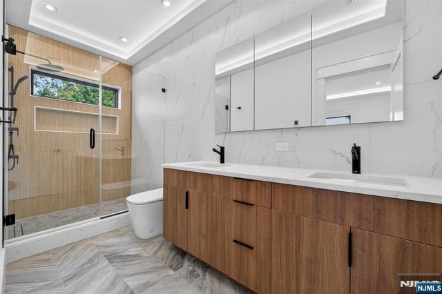 122 Edsall Avenue, Palisades Park, NJ 07650