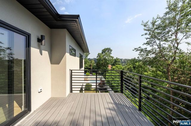 122 Edsall Avenue, Palisades Park, NJ 07650