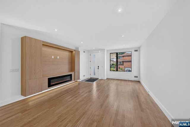 122 Edsall Avenue, Palisades Park, NJ 07650