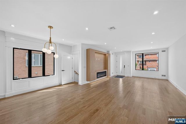 122 Edsall Avenue, Palisades Park, NJ 07650