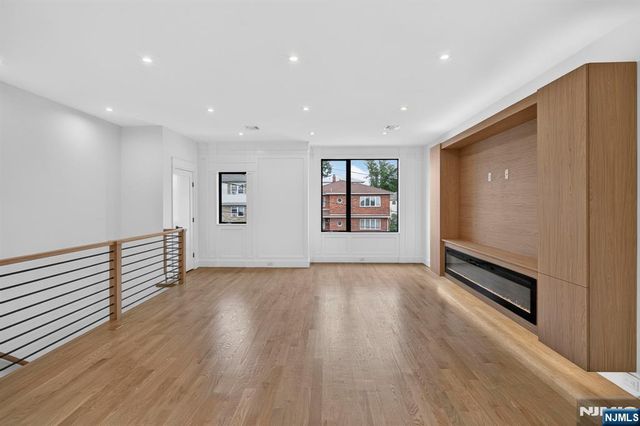 122 Edsall Avenue, Palisades Park, NJ 07650