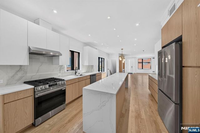 122 Edsall Avenue, Palisades Park, NJ 07650