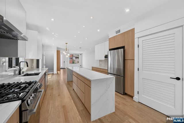 122 Edsall Avenue, Palisades Park, NJ 07650