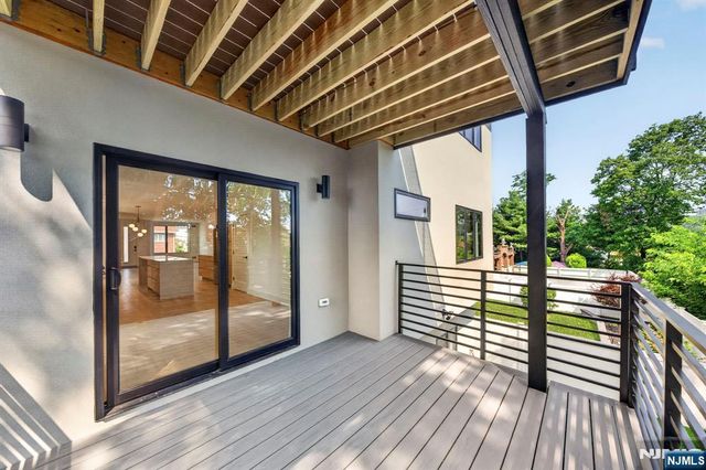 122 Edsall Avenue, Palisades Park, NJ 07650