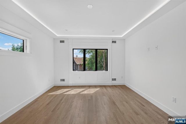 122 Edsall Avenue, Palisades Park, NJ 07650