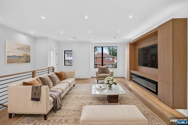122 Edsall Avenue, Palisades Park, NJ 07650