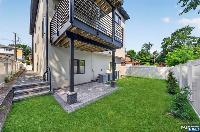 122 Edsall Avenue, Palisades Park, NJ 07650