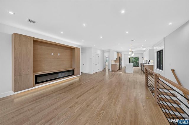 122 Edsall Avenue, Palisades Park, NJ 07650