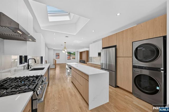 122 Edsall Avenue, Palisades Park, NJ 07650