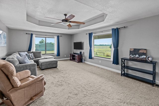 125 Capetti B Drive, Crane, MO 65633