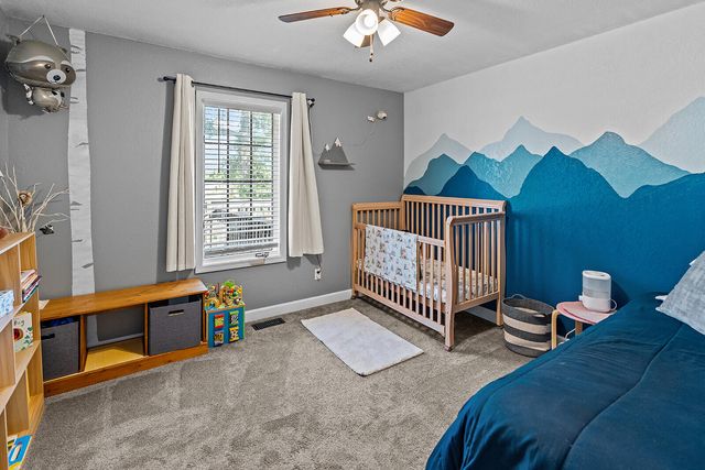 125 Capetti B Drive, Crane, MO 65633