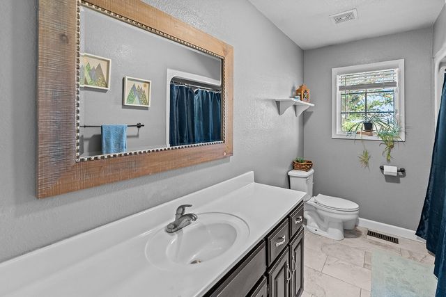 125 Capetti B Drive, Crane, MO 65633