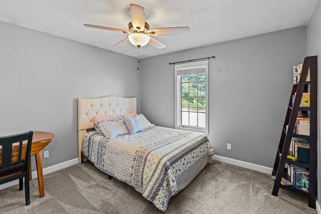 125 Capetti B Drive, Crane, MO 65633