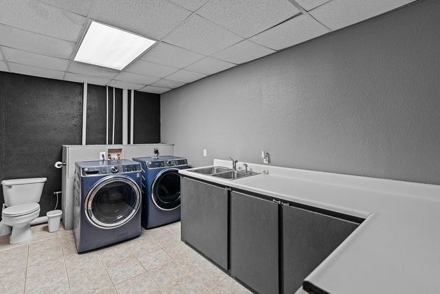 125 Capetti B Drive, Crane, MO 65633