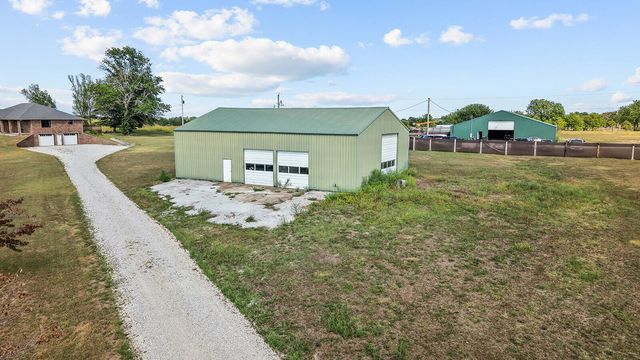 125 Capetti B Drive, Crane, MO 65633