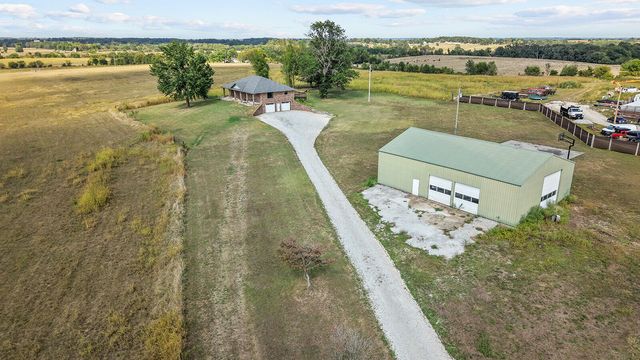 125 Capetti B Drive, Crane, MO 65633