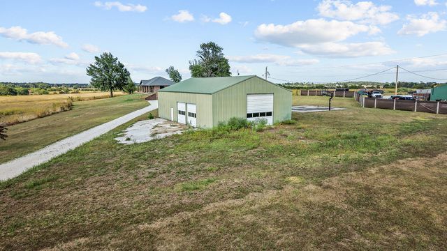125 Capetti B Drive, Crane, MO 65633