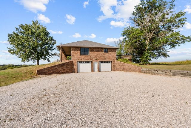 125 Capetti B Drive, Crane, MO 65633