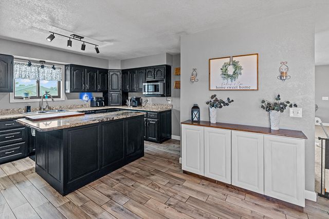 125 Capetti B Drive, Crane, MO 65633