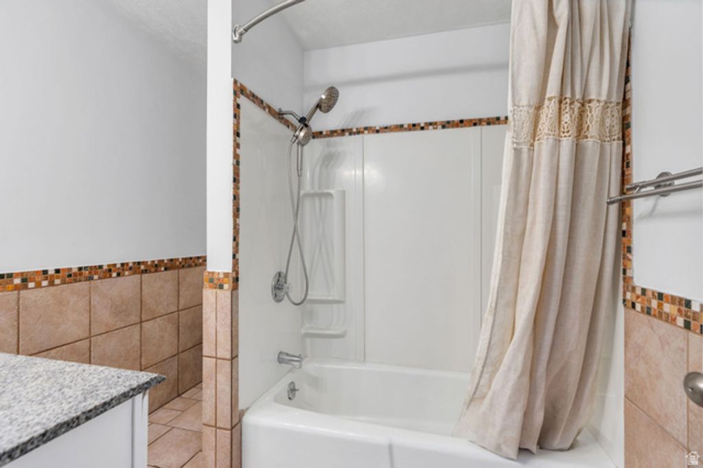 Image 21 of property listing at 6557 S 2600 E, Cottonwood Heights, UT 84121