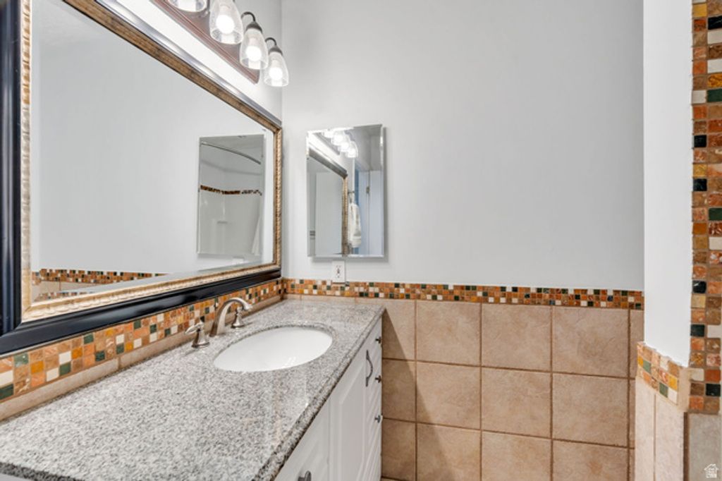 Image 22 of property listing at 6557 S 2600 E, Cottonwood Heights, UT 84121