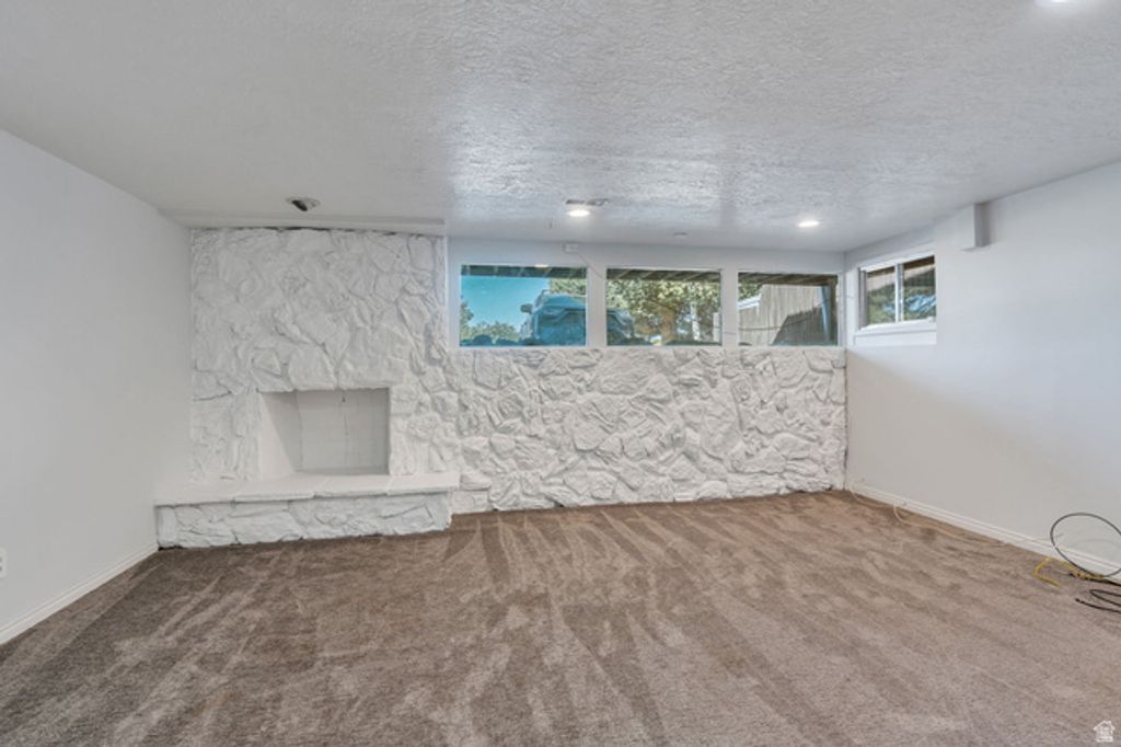 Image 24 of property listing at 6557 S 2600 E, Cottonwood Heights, UT 84121