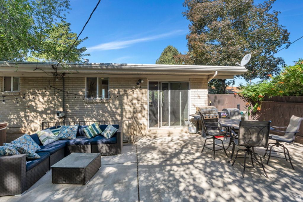 Image 31 of property listing at 6557 S 2600 E, Cottonwood Heights, UT 84121