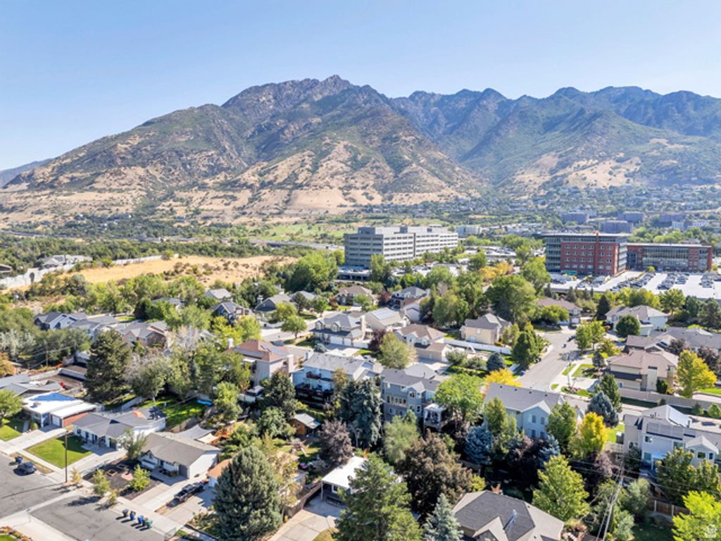 Image 40 of property listing at 6557 S 2600 E, Cottonwood Heights, UT 84121