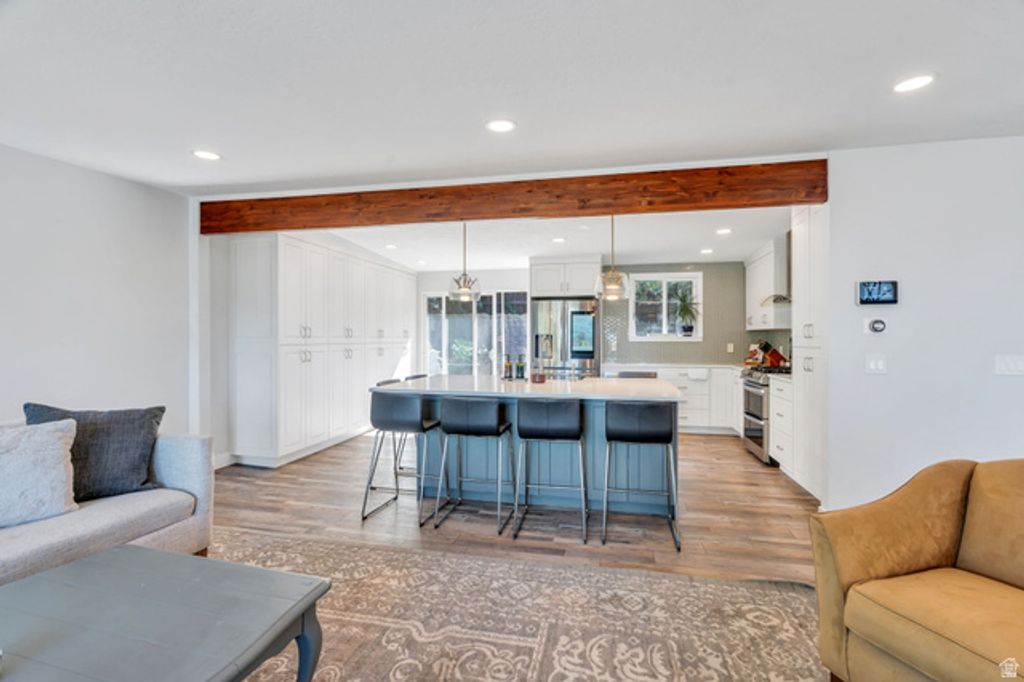 Image 10 of property listing at 6557 S 2600 E, Cottonwood Heights, UT 84121