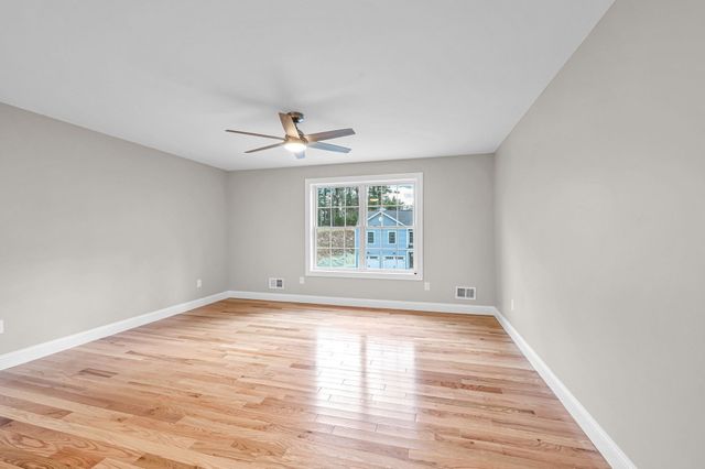 7 High Bluff, Belchertown, MA 01007