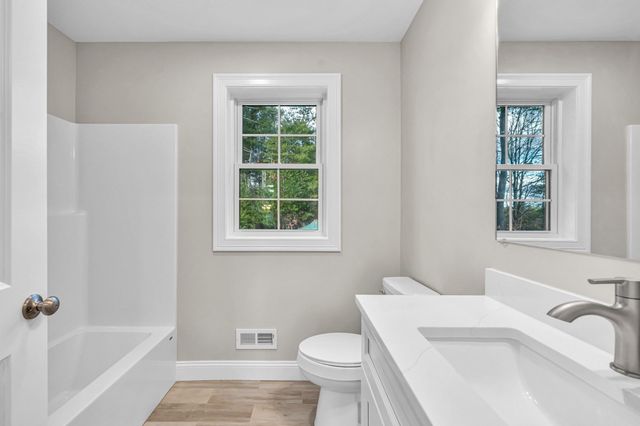 7 High Bluff, Belchertown, MA 01007