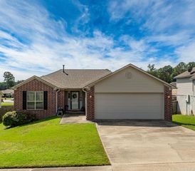 19 Britts Lane, Little Rock, AR 72204