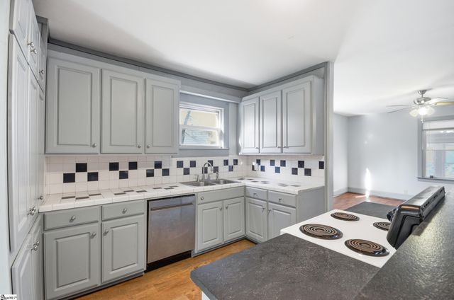 33 Ross Street, Greenville, SC 29611