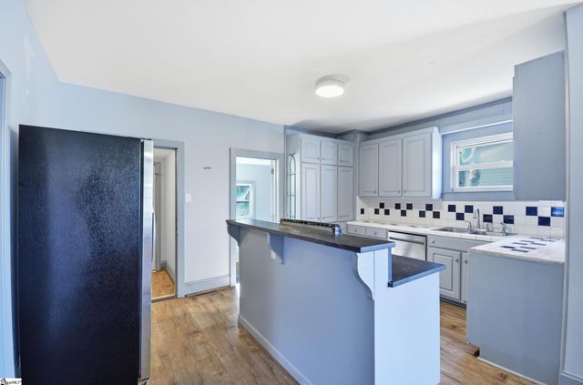 33 Ross Street, Greenville, SC 29611