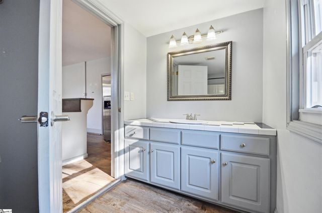 33 Ross Street, Greenville, SC 29611