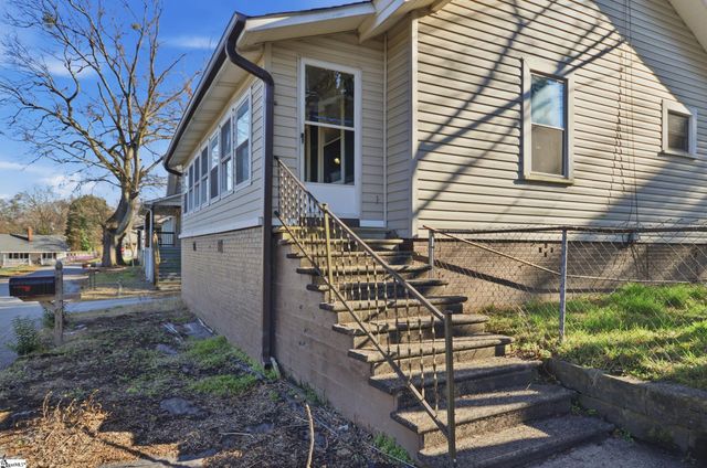 33 Ross Street, Greenville, SC 29611