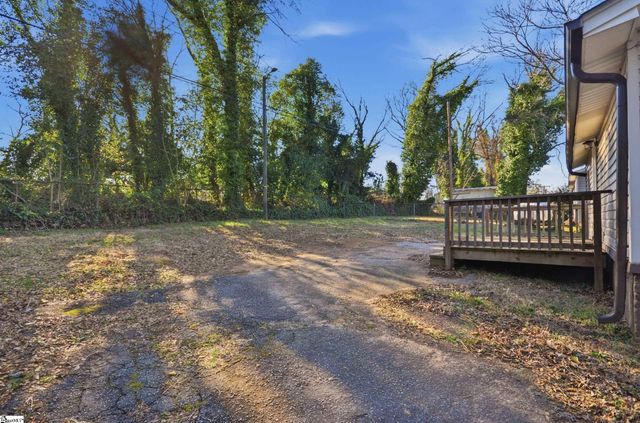 33 Ross Street, Greenville, SC 29611