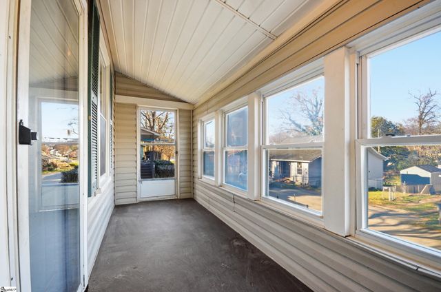 33 Ross Street, Greenville, SC 29611