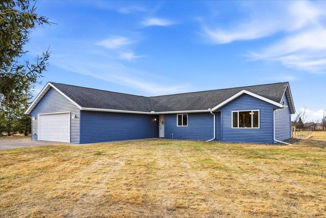 1323 216th Avenue, New Richmond, WI 54017