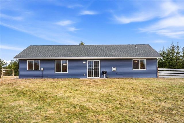 1323 216th Avenue, New Richmond, WI 54017