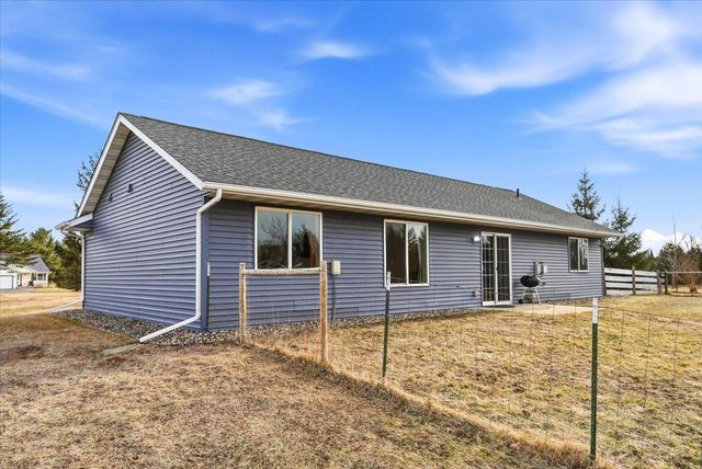 1323 216th Avenue, New Richmond, WI 54017