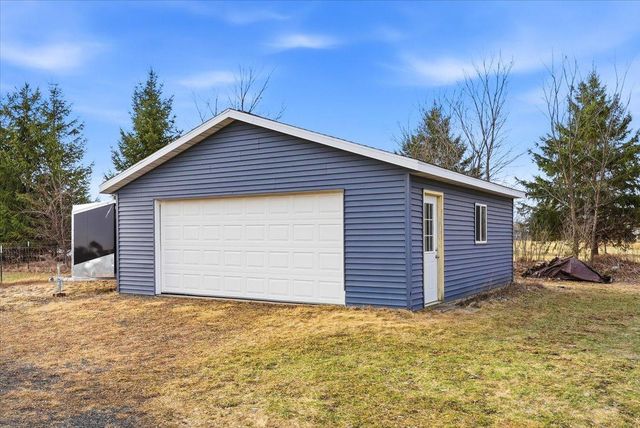 1323 216th Avenue, New Richmond, WI 54017