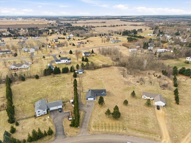 1323 216th Avenue, New Richmond, WI 54017