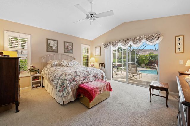 690 Fox Creek Ct, Weston, FL 33327