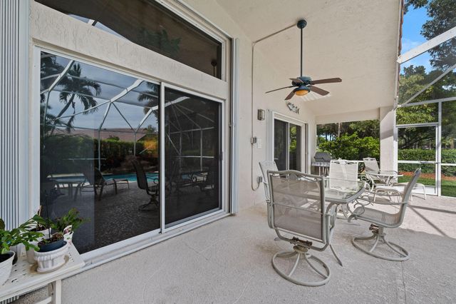 690 Fox Creek Ct, Weston, FL 33327